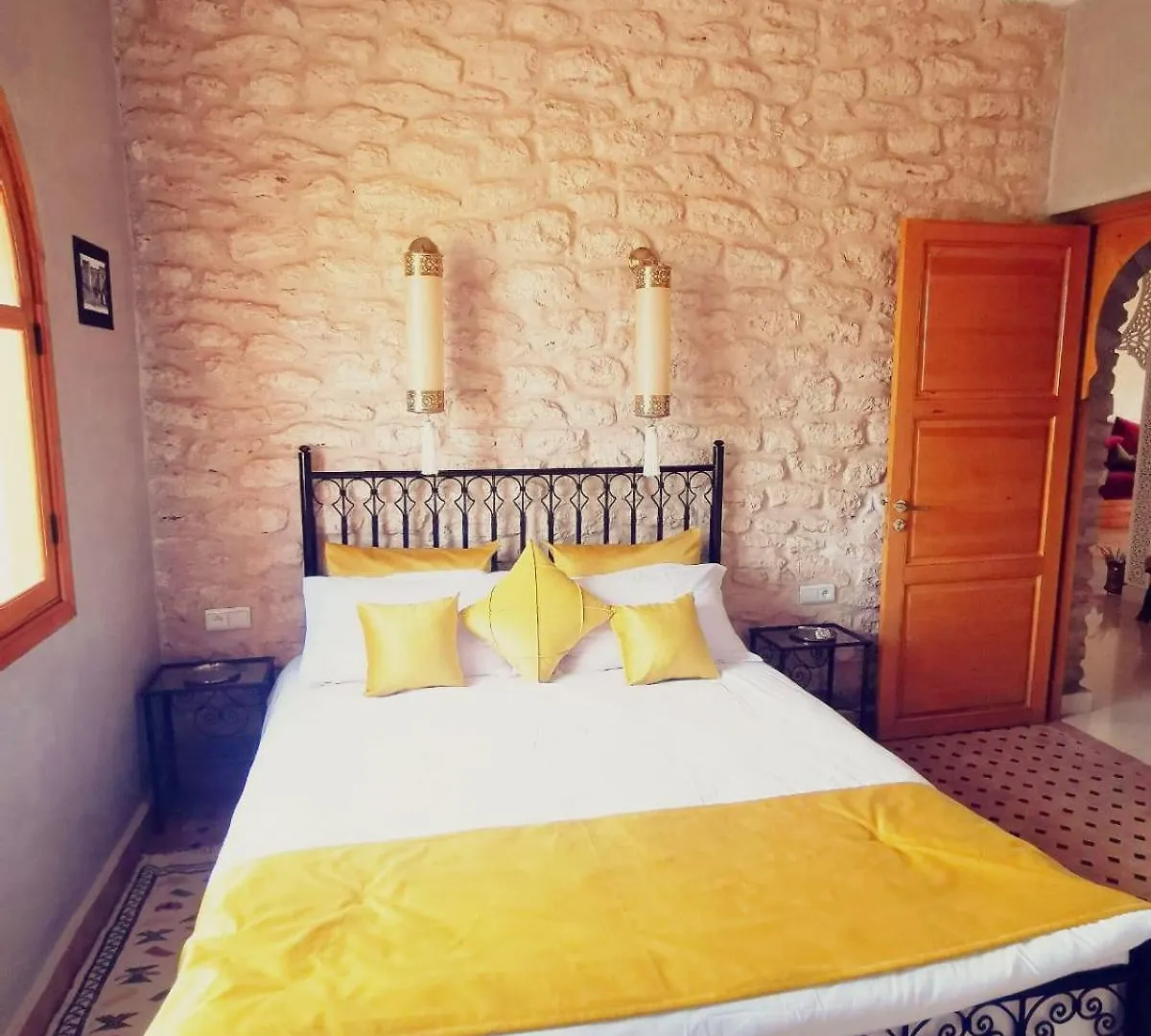 Villa Douira Avec Piscine, Proche D'Εσαουίρα